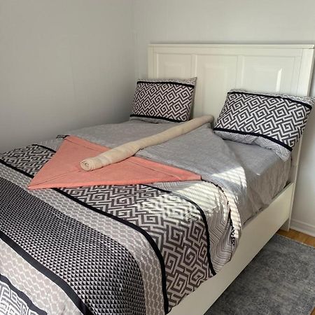 Windsor Airport Room Accommodation Екстериор снимка