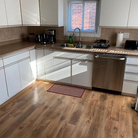 Windsor Airport Room Accommodation Екстериор снимка