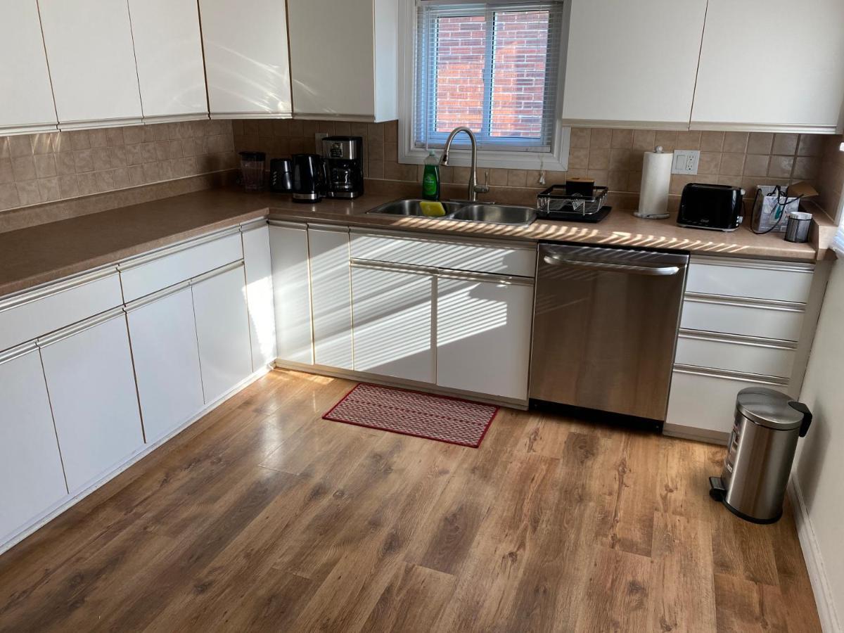 Windsor Airport Room Accommodation Екстериор снимка